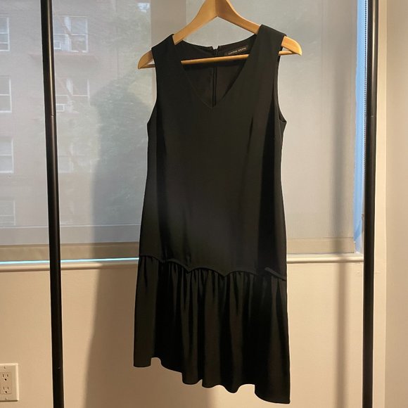 Black Sleeveless Dress - Picture 1 of 3